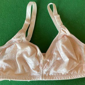 Bali Cream Color Bra 38D No Wire